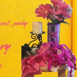 Heavenlee-Scent, pinky flowery vase